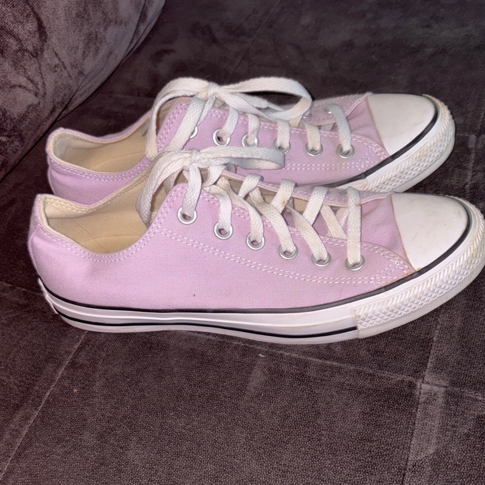 Lilac purple low top converse size m6/w8